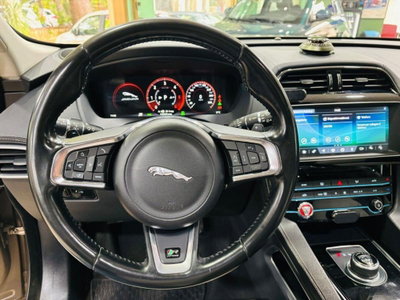 Jaguar F-Pace 3.0 D V6 300 CV AWD aut. First Edition (17)
