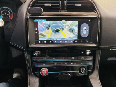 Jaguar F-Pace 3.0 D V6 300 CV AWD aut. First Edition (18)