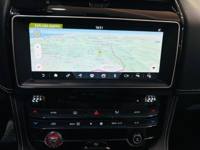 Jaguar F-Pace 3.0 D V6 300 CV AWD aut. First Edition (19)