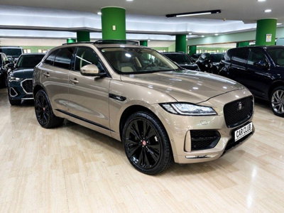 Jaguar F-Pace 3.0 D V6 300 CV AWD aut. First Edition (3)