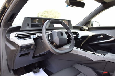Peugeot 5008 1.2 hybrid Allure 145cv 7p.ti e-dcs6 (5)