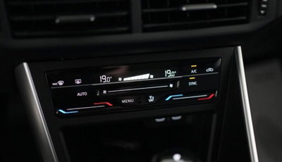 Volkswagen Taigo 1.0 tsi Edition 115cv dsg (12)