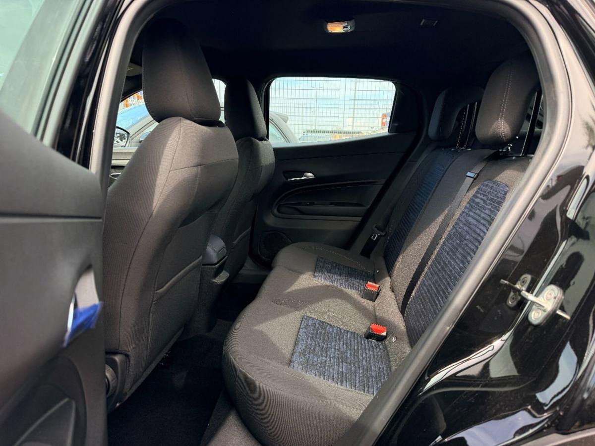 Alfa Romeo Junior 1.2 ibrida 145cv edct6 (9)