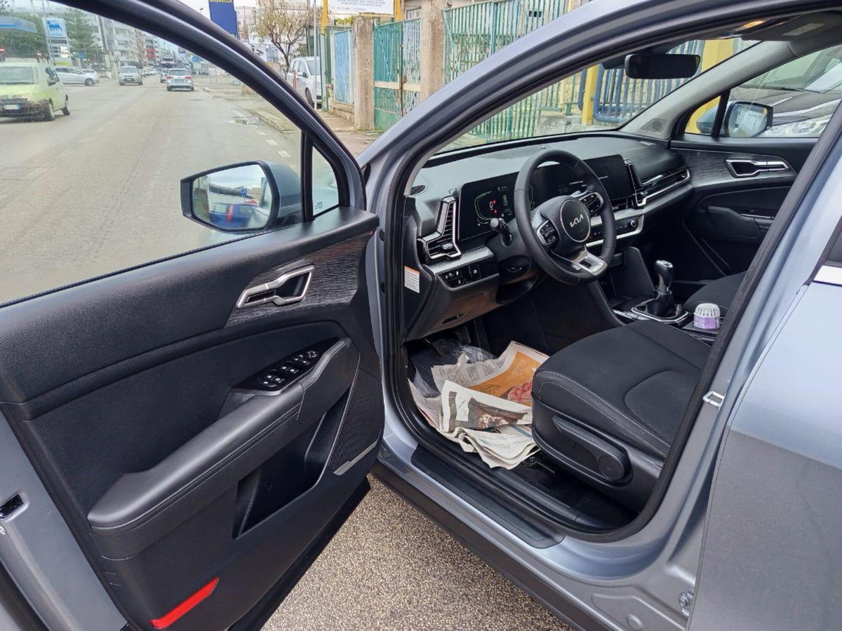 Kia Sportage 1.6 CRDI 136 DCT7 2WD Mild Hybrid Black Edition (12)