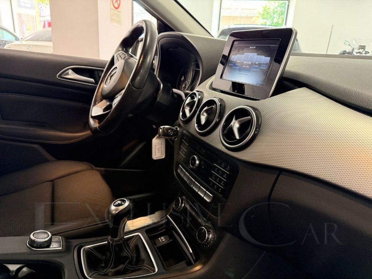 Mercedes-Benz Classe B 180 d Sport (10)