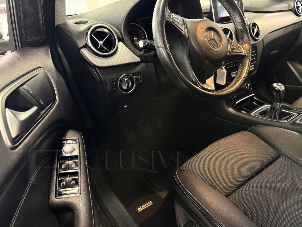 Mercedes-Benz Classe B 180 d Sport (11)