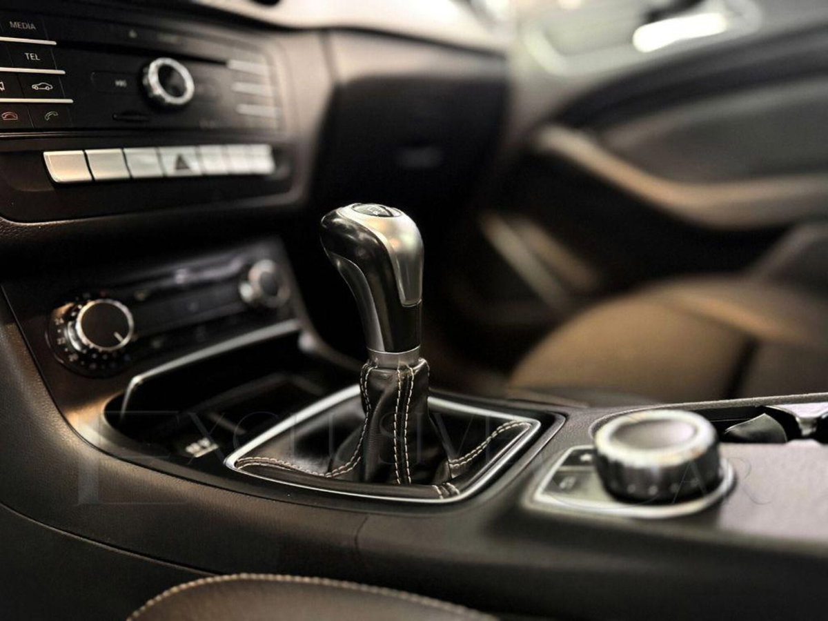 Mercedes-Benz Classe B 180 d Sport (12)