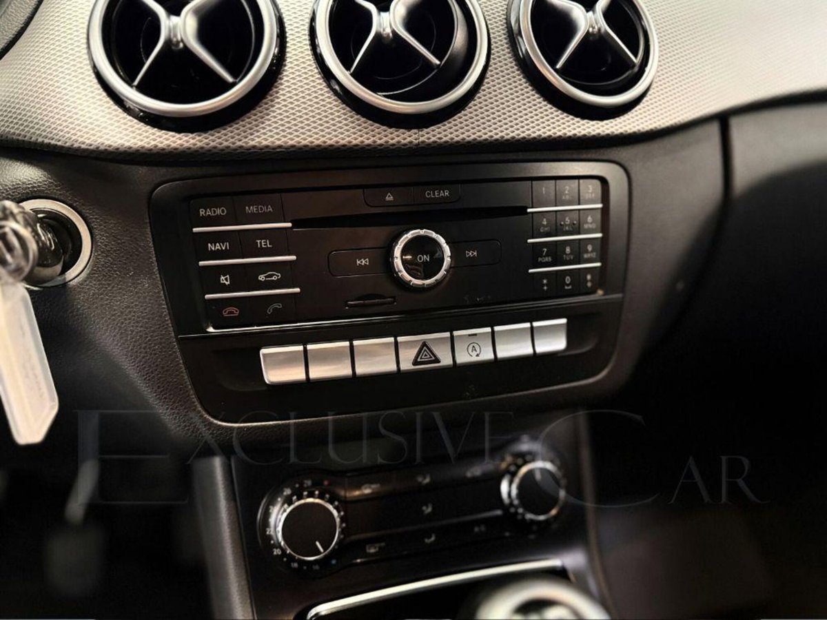 Mercedes-Benz Classe B 180 d Sport (14)