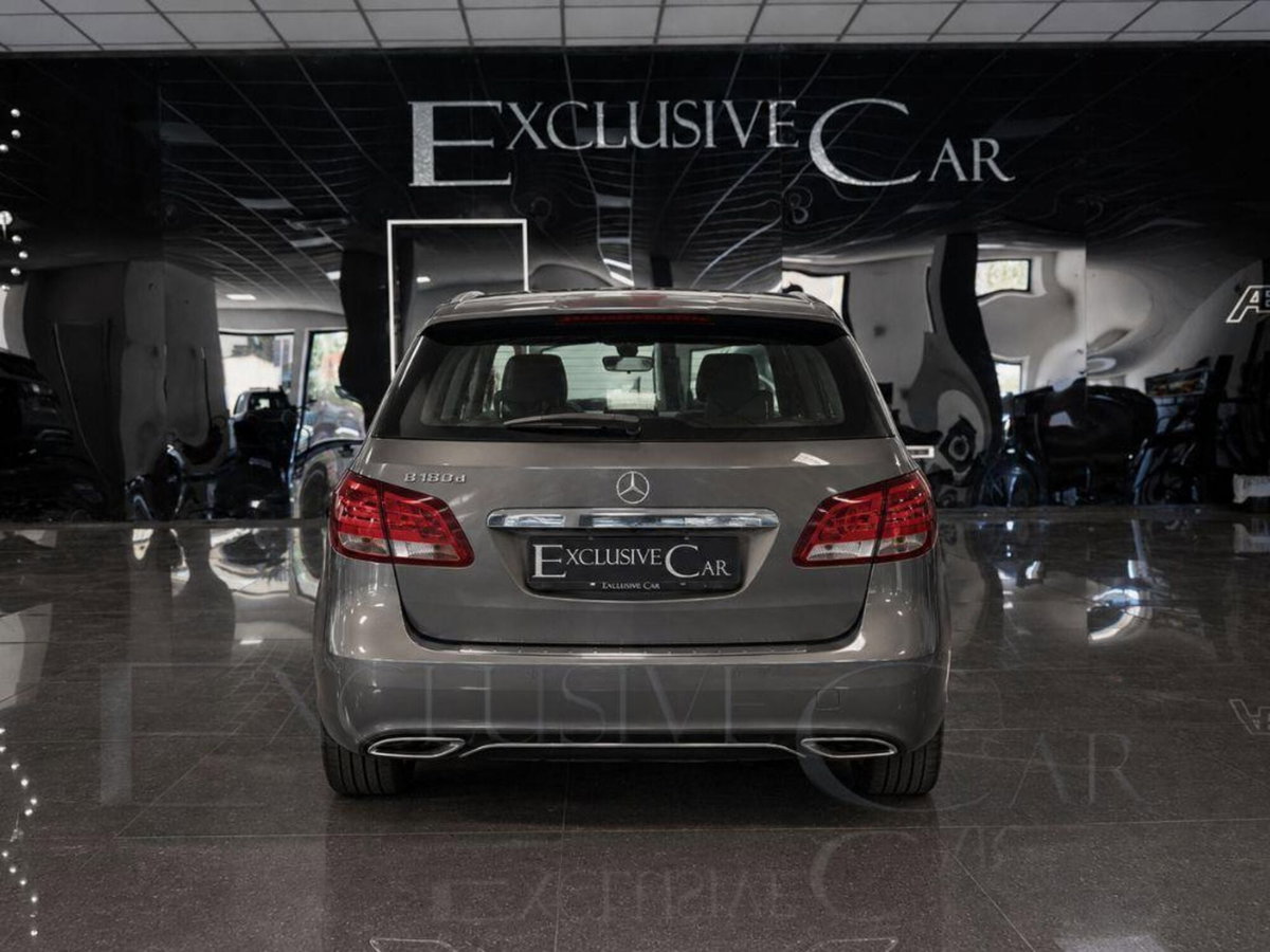 Mercedes-Benz Classe B 180 d Sport (2)