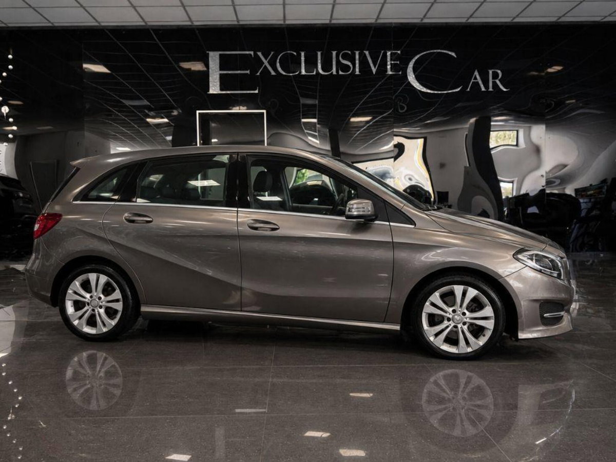 Mercedes-Benz Classe B 180 d Sport (4)