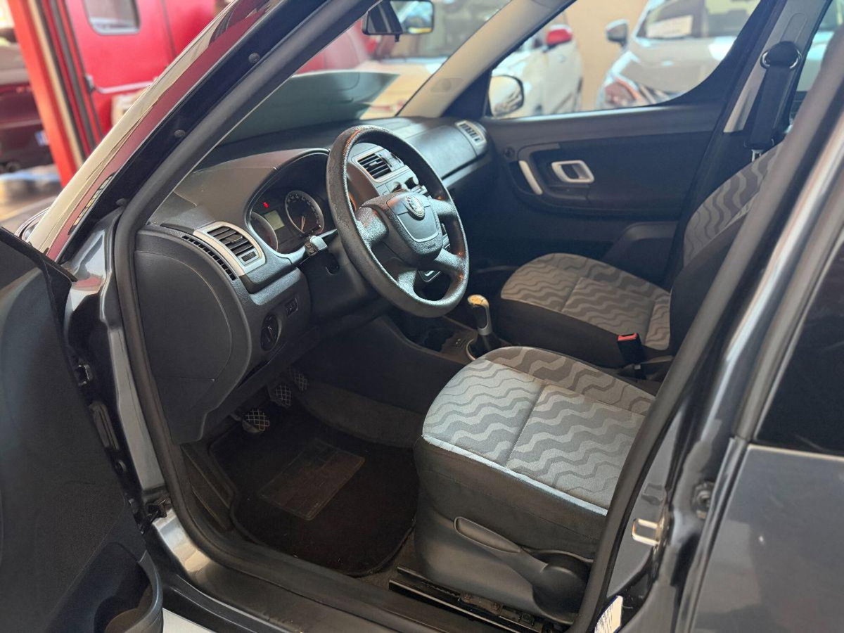 Skoda Roomster 16V Sport GPLine (4)