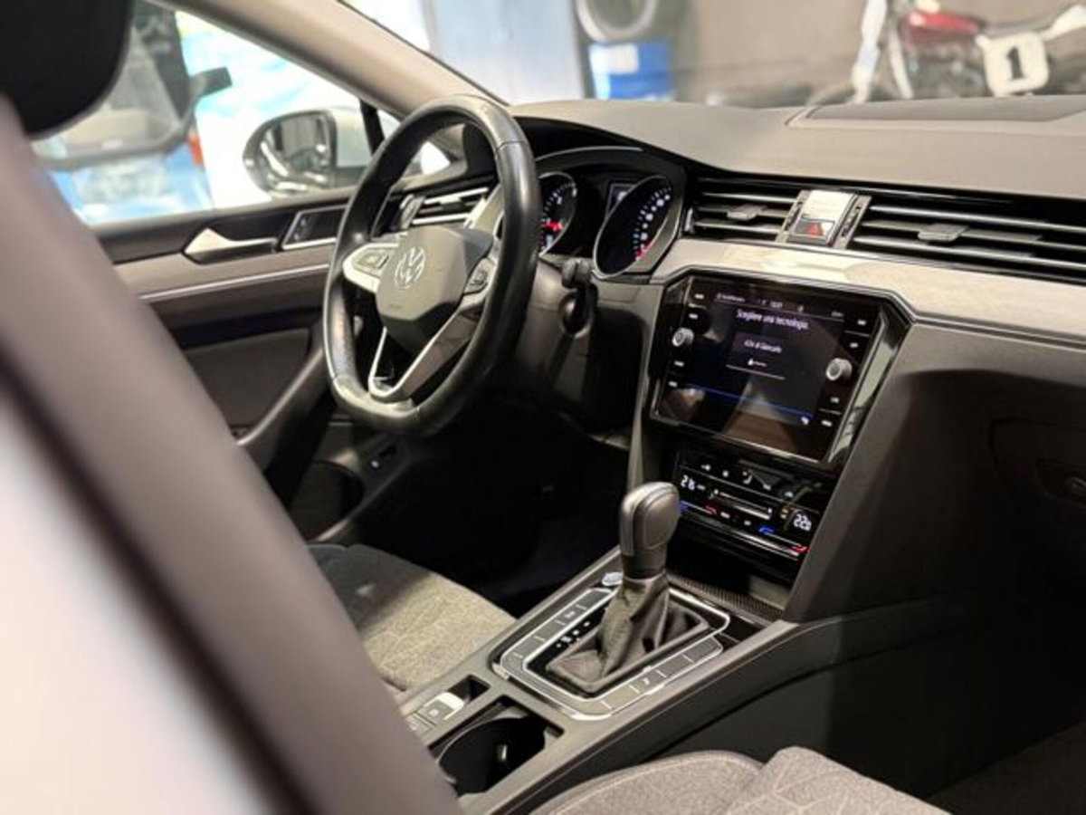 Volkswagen Passat Variant 2.0 TDI SCR 122 CV EVO DSG Business (14)