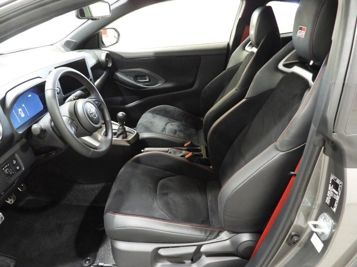Toyota GR Yaris 1.6 Circuit imt-6 (3)