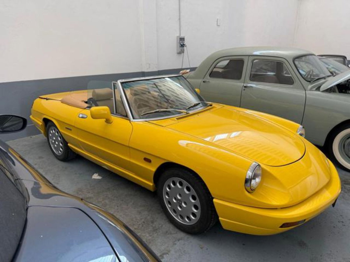 Alfa Romeo Spider 2.0i