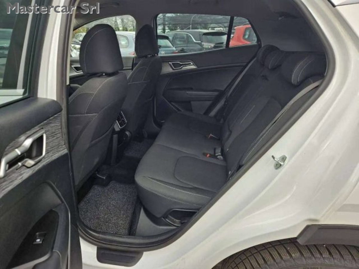 Kia Sportage 1.6 crdi mhev Business dct (12)