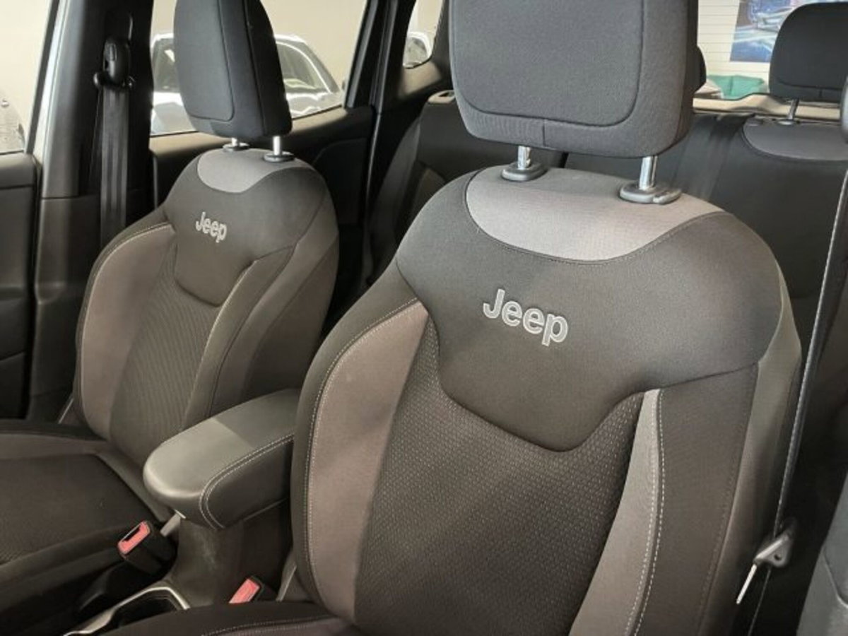 Jeep Renegade 1.6 Mjt 130 CV Limited (16)