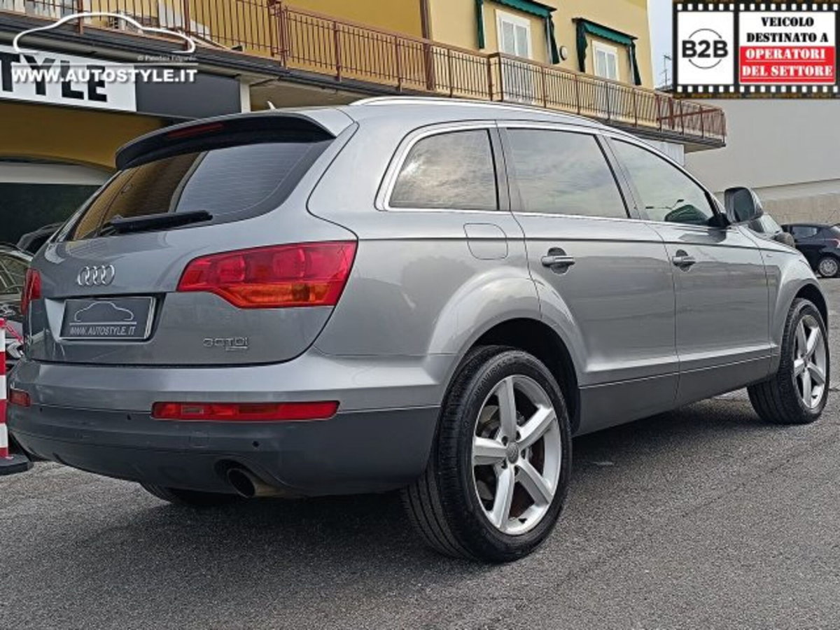 Audi Q7 3.0 V6 TDI 240 CV clean diesel quattro tiptronic (7)
