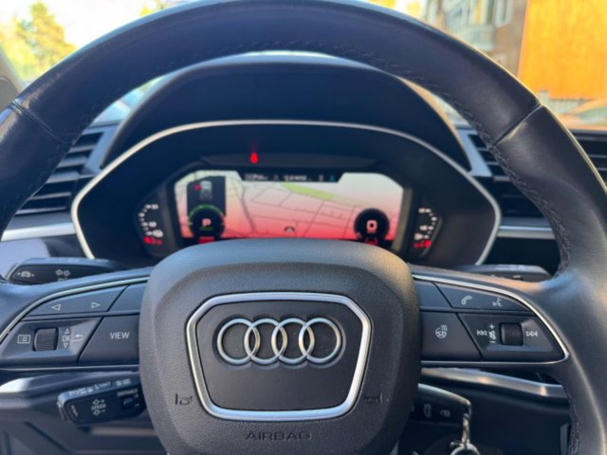 Audi Q3 45 TFSI e S tronic Business (14)