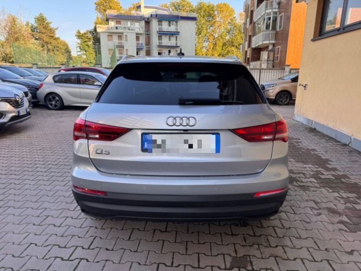 Audi Q3 45 TFSI e S tronic Business (5)