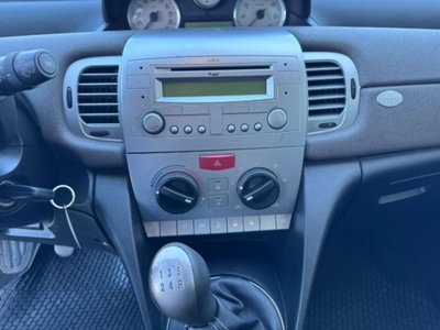Lancia Ypsilon 1.3 MJT 75 CV Diva (10)