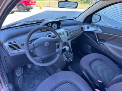 Lancia Ypsilon 1.3 MJT 75 CV Diva (12)