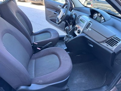 Lancia Ypsilon 1.3 MJT 75 CV Diva (18)