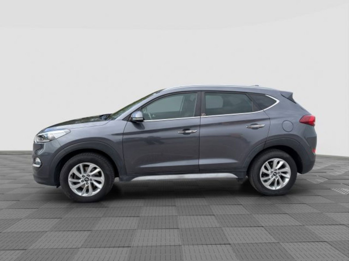 Hyundai Tucson 1.7 CRDi XPossible (2)