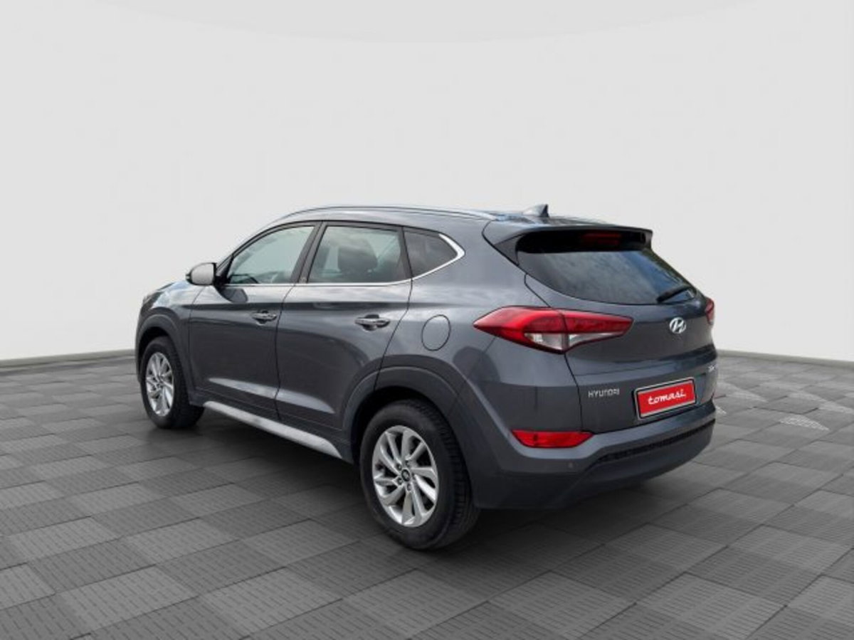 Hyundai Tucson 1.7 CRDi XPossible (3)