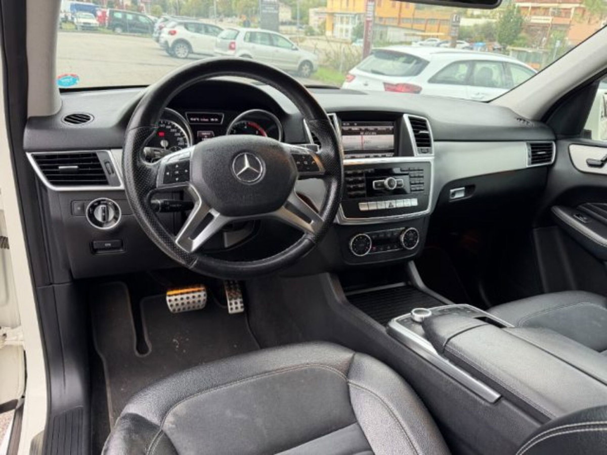 Mercedes-Benz Classe ML 250 BlueTEC 4Matic Premium (10)