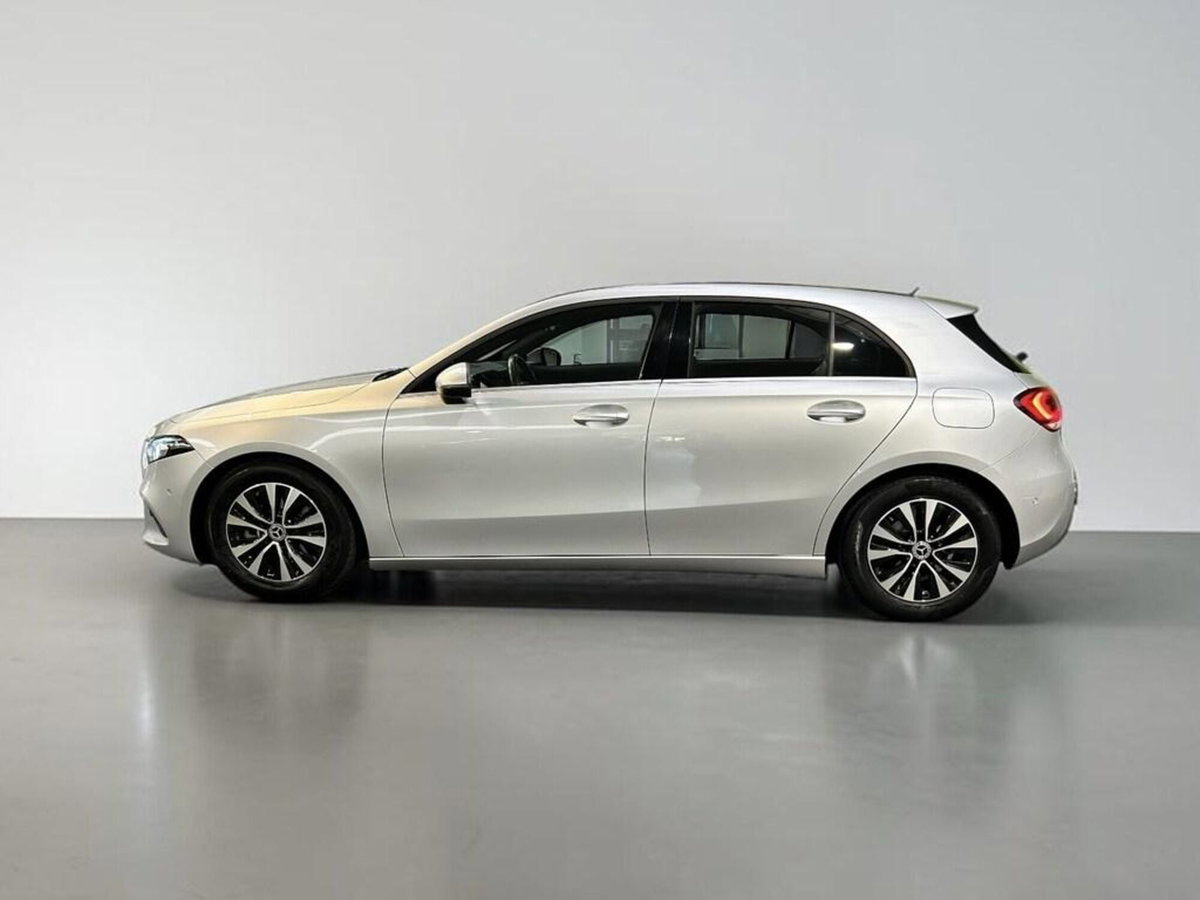 Mercedes-Benz Classe A 180 d Business (2)