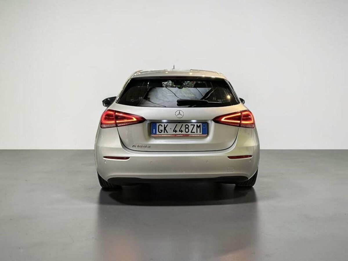 Mercedes-Benz Classe A 180 d Business (5)