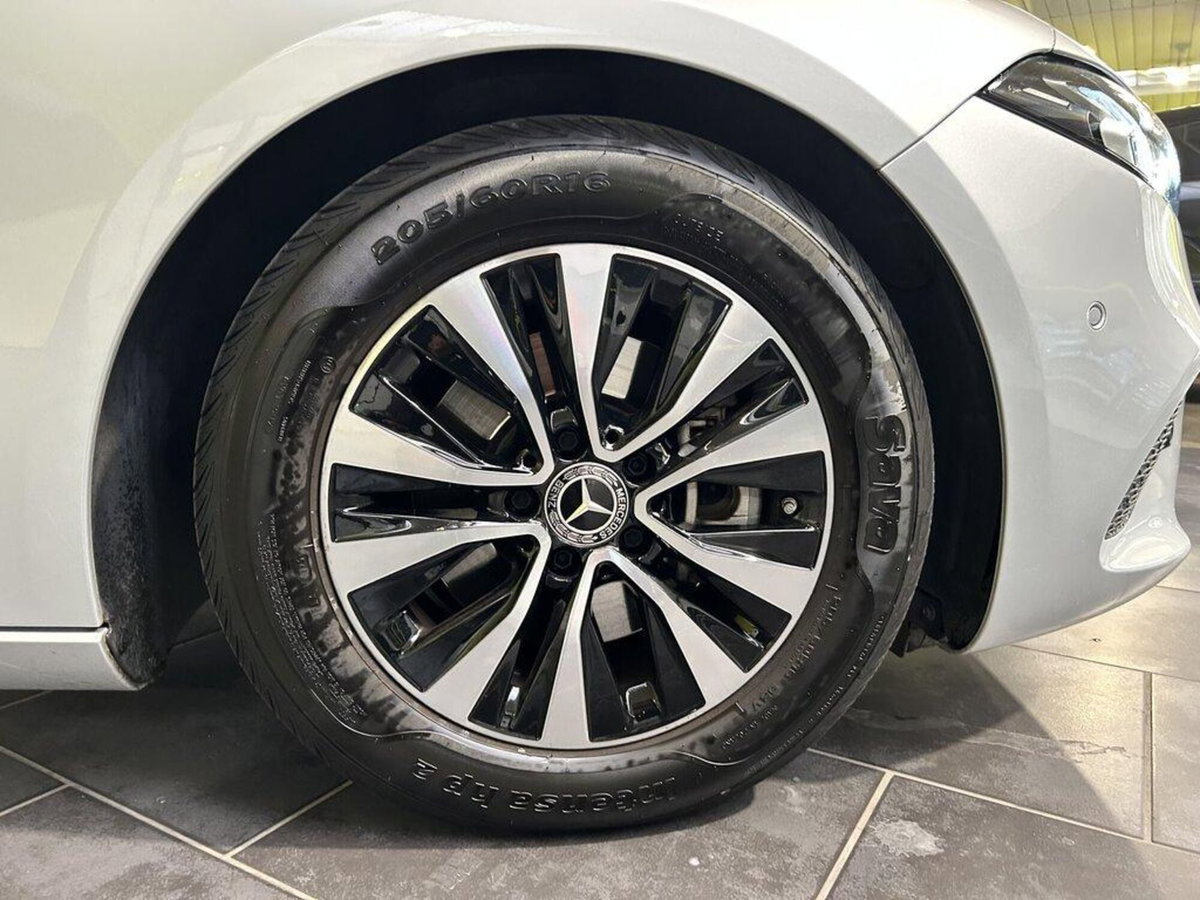 Mercedes-Benz Classe A 180 d Business (6)