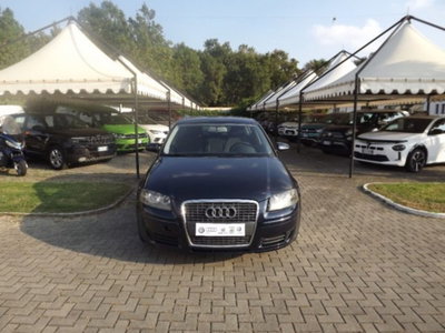 Audi A3 Sportback 2.0 16V TDI Attraction (2)