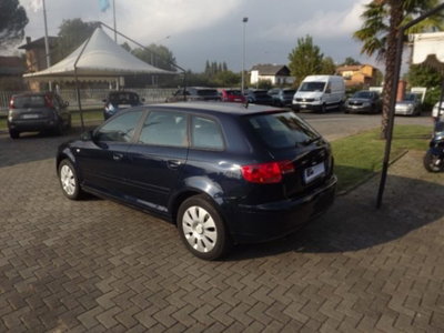 Audi A3 Sportback 2.0 16V TDI Attraction (4)