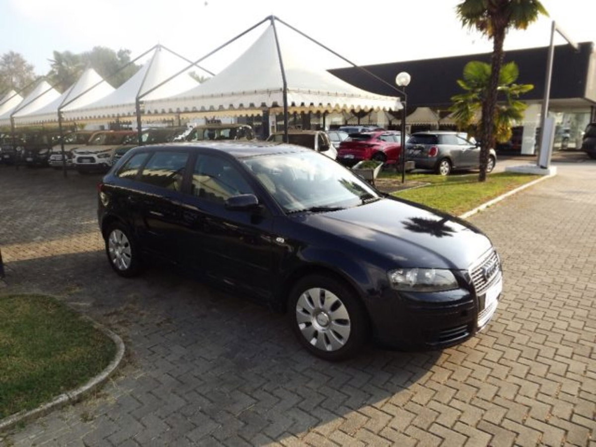 Audi A3 Sportback 2.0 16V TDI Attraction (8)