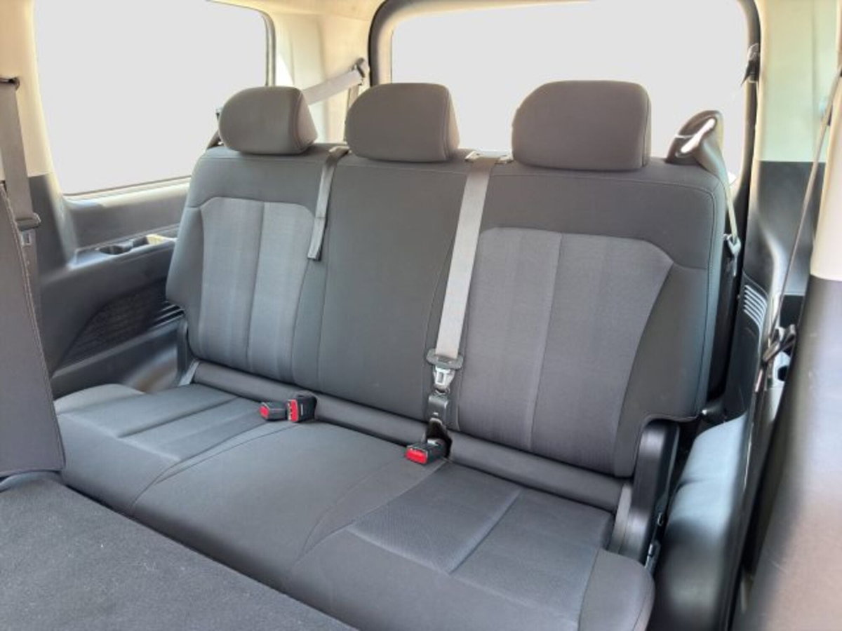 Hyundai Staria 2.2 2wd auto (12)