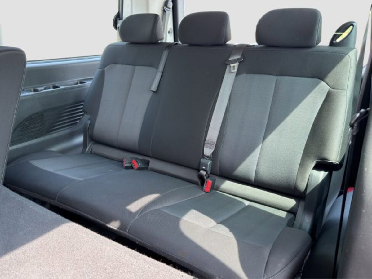 Hyundai Staria 2.2 2wd auto (12)