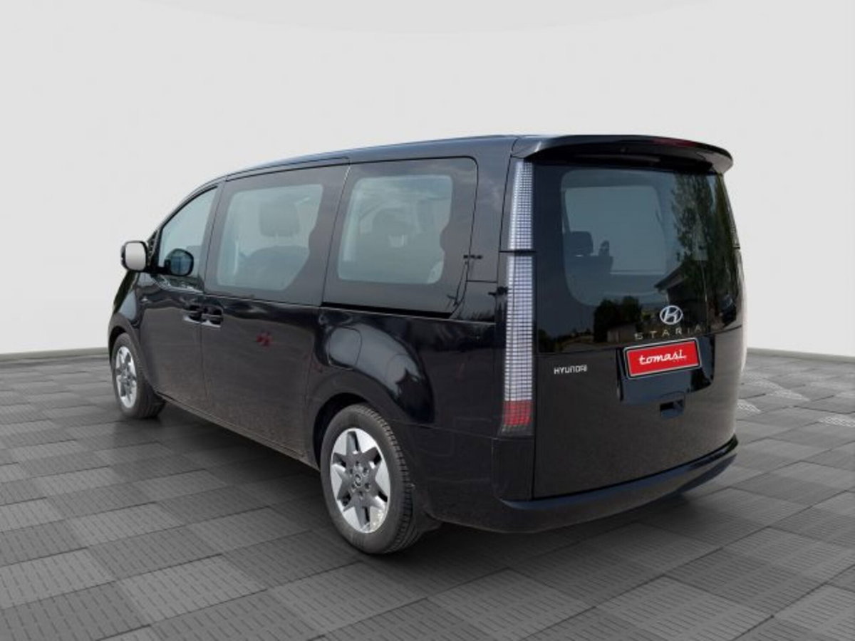 Hyundai Staria 2.2 2wd auto (3)