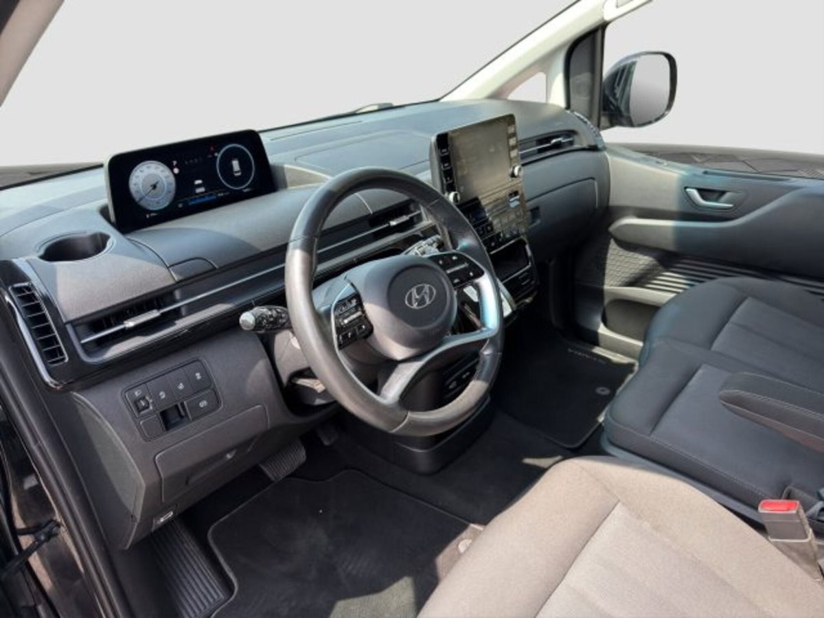 Hyundai Staria 2.2 2wd auto (9)