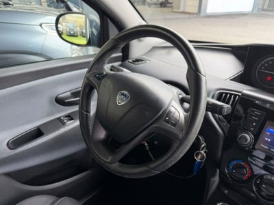 Lancia Ypsilon 1.2 69 CV 5 porte GPL Ecochic Silver (11)
