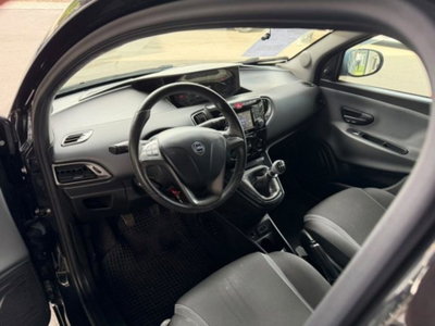 Lancia Ypsilon 1.2 69 CV 5 porte GPL Ecochic Silver (9)