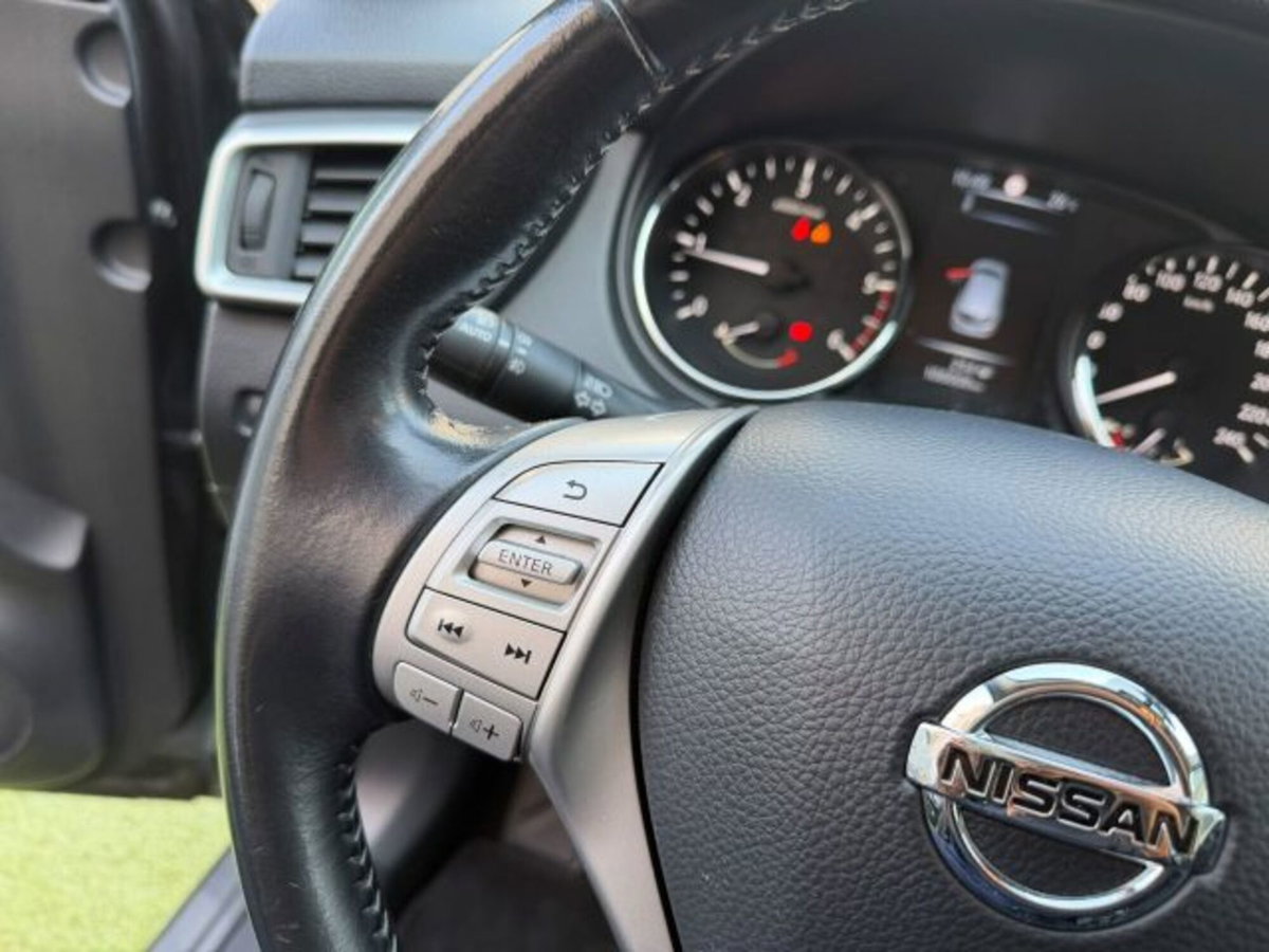 Nissan Qashqai 1.5 dCi N-Connecta (12)