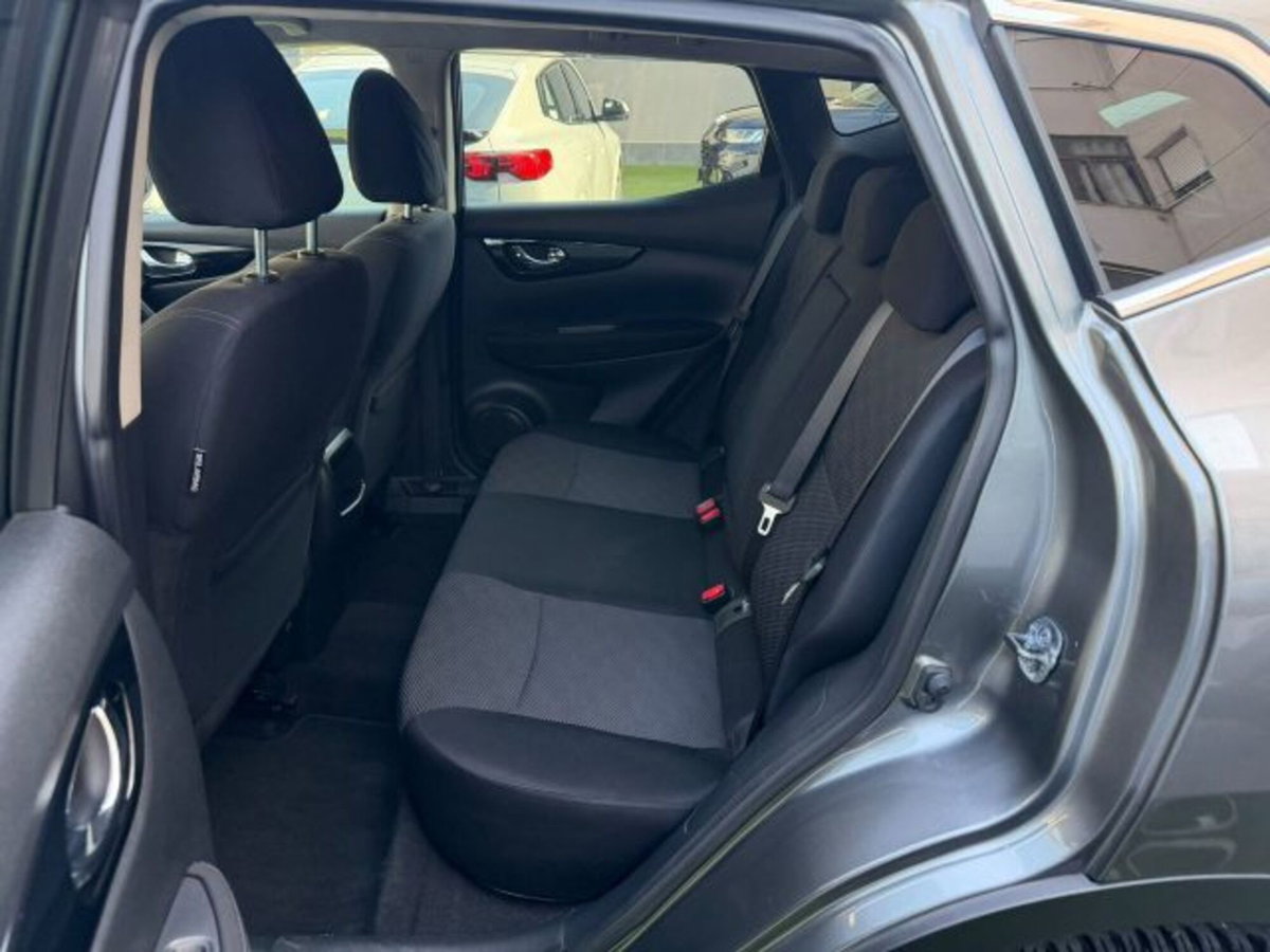 Nissan Qashqai 1.5 dCi N-Connecta (18)