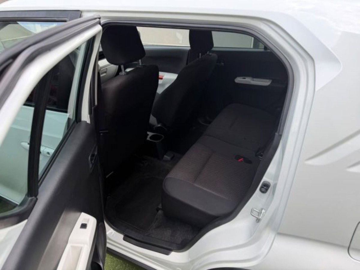 Suzuki Ignis 1.2h Top 2wd (20)