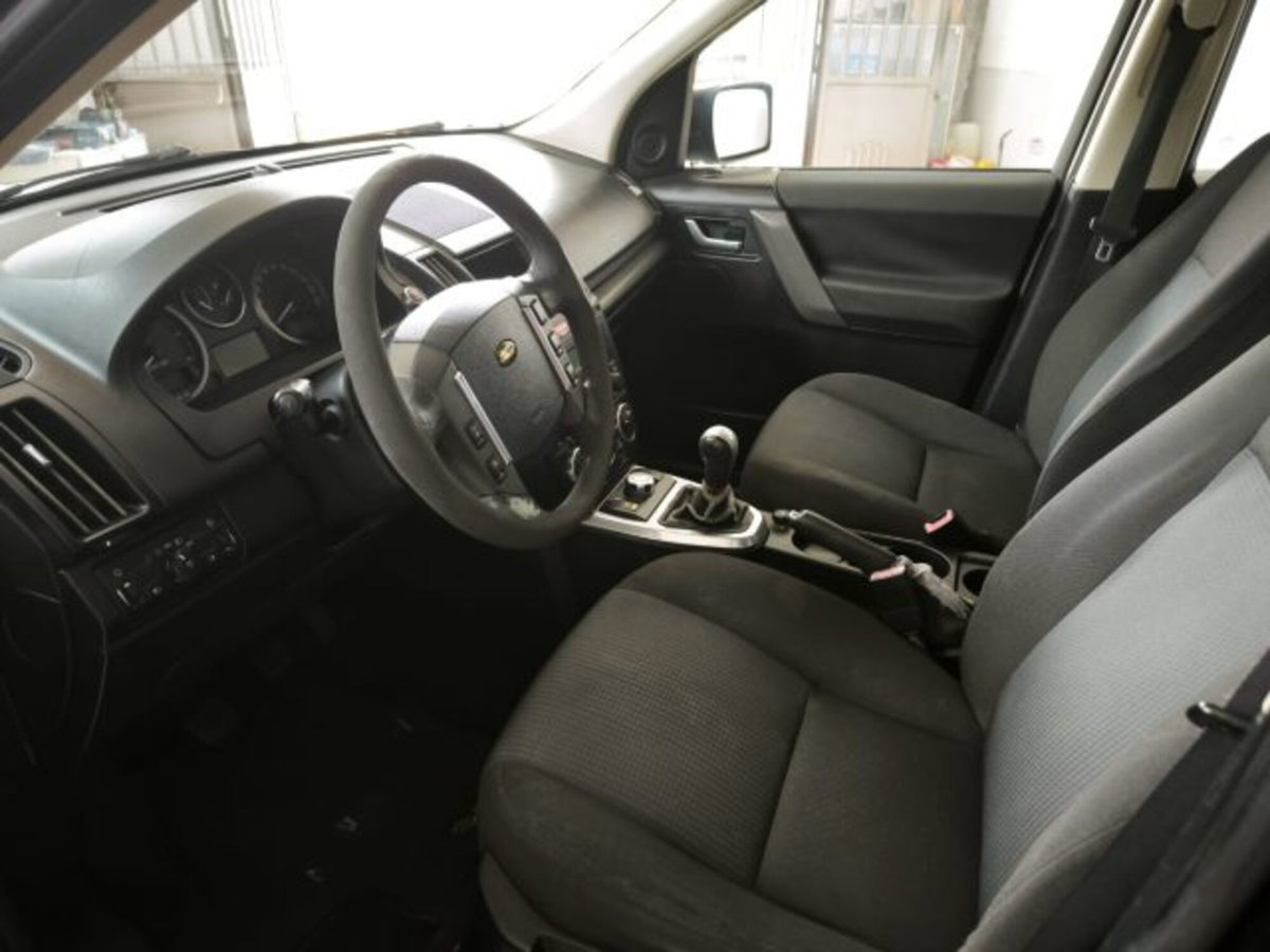 Land Rover Freelander 2.2 TD4 S.W. S (5)