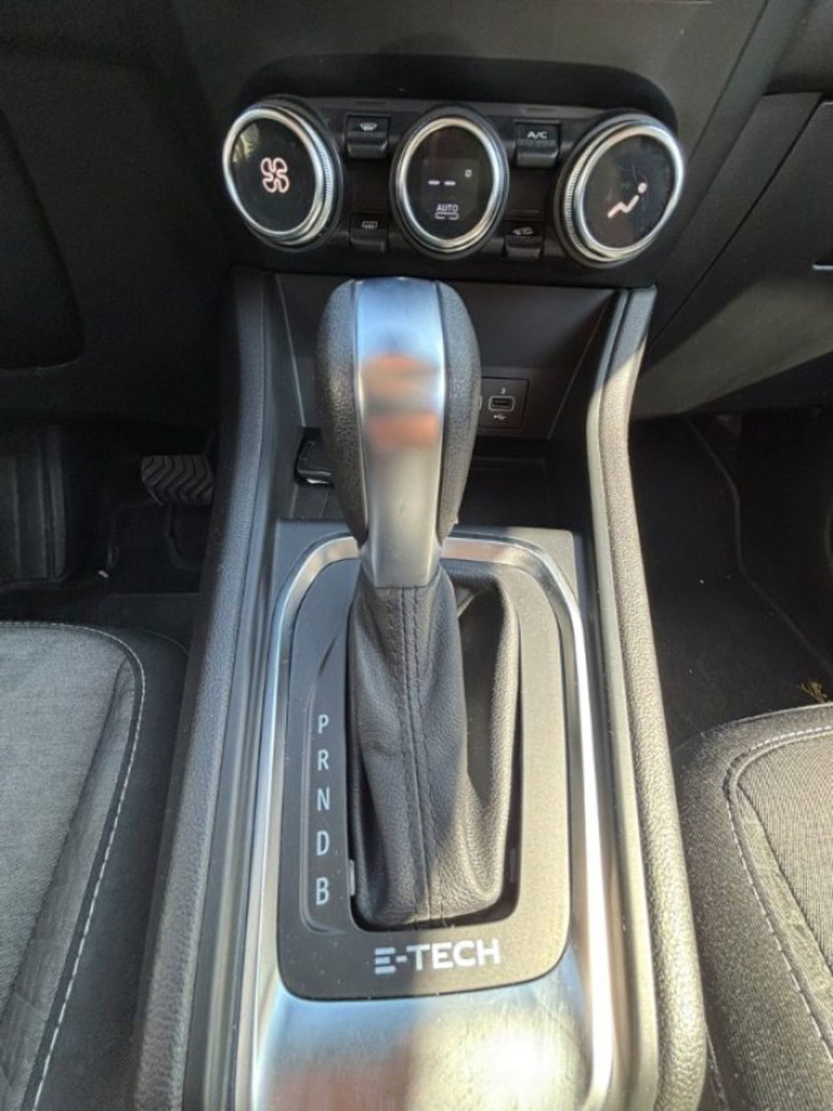 Renault Captur Full Hybrid E-Tech 145 CV Business (12)
