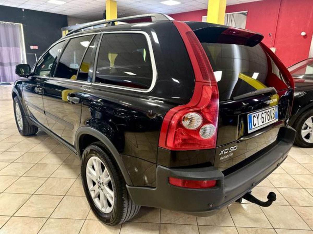 Volvo XC90 2.4 D5 185 CV AWD Executive (5)