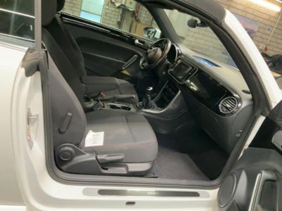 Volkswagen Maggiolino Cabrio 1.2 TSI Design (6)