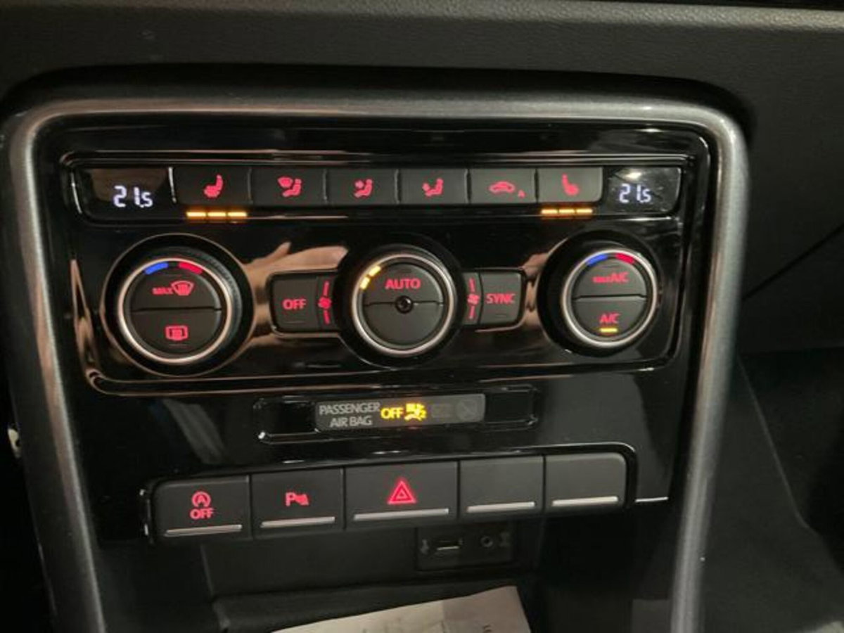 Volkswagen Maggiolino Cabrio 1.2 TSI Design (8)
