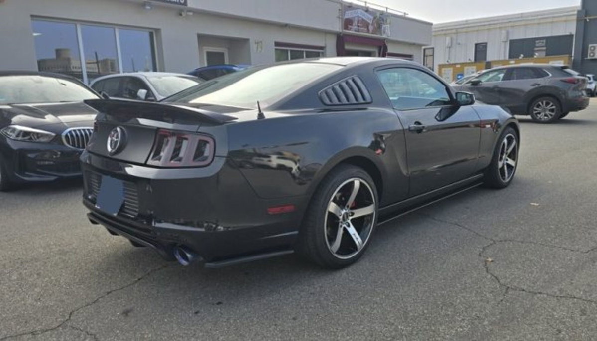 Ford Mustang Coupé Fastback 2.3 EcoBoost (2)